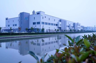 上海超硅閃耀第六屆半導(dǎo)體大硅片論壇，F(xiàn)ab廠參觀促行業(yè)交流與創(chuàng)新