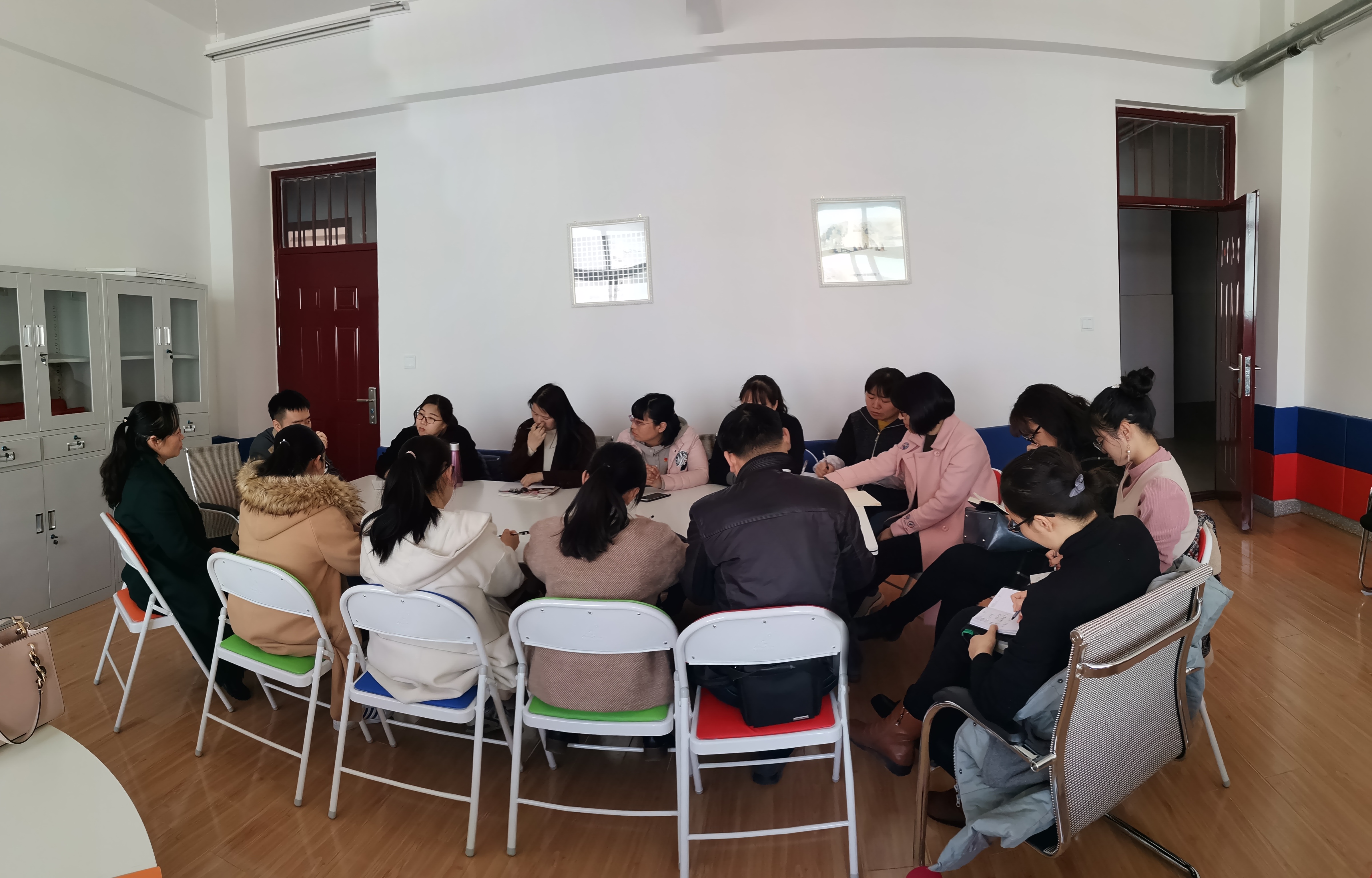 鶴壁市蘭苑中學(xué)舉辦班主任心理健康教育專題培訓(xùn)